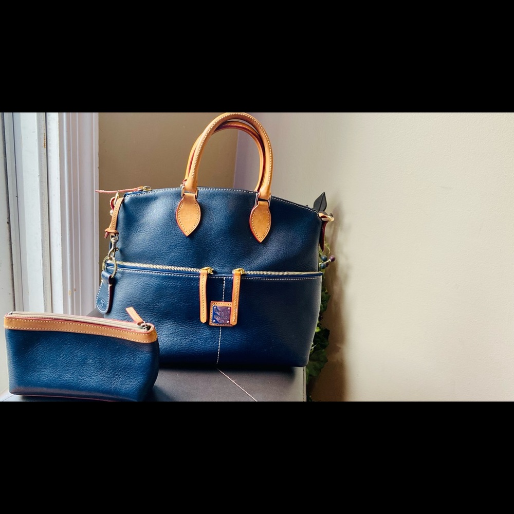 Dooney&bourke soft leather medium sized handbag